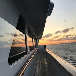 美女百分百露乳头
